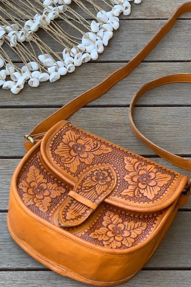FLOWER SADDLE BAG VINTAGE TAN
